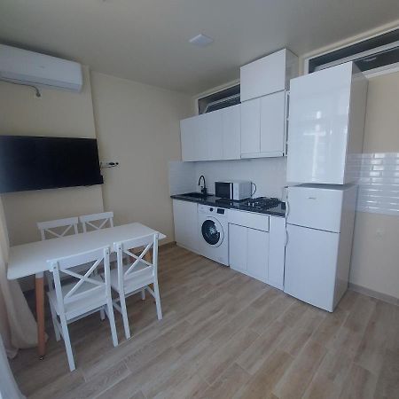 Andrew'S 2 Rooms Apartment In Batumi Ანდრიას 2 Ოთახიანი Აპარტამენტი Ბათუმში Eksteriør bilde