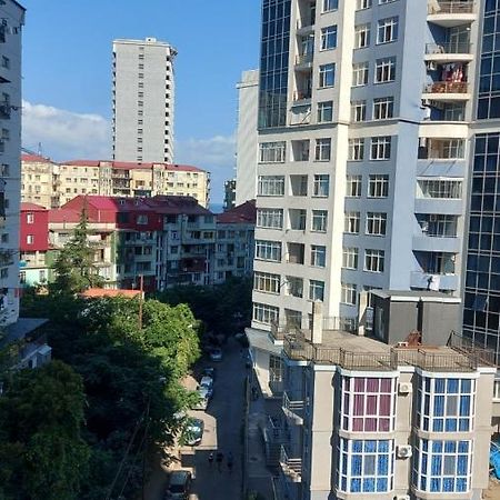 Andrew'S 2 Rooms Apartment In Batumi Ანდრიას 2 Ოთახიანი Აპარტამენტი Ბათუმში Eksteriør bilde