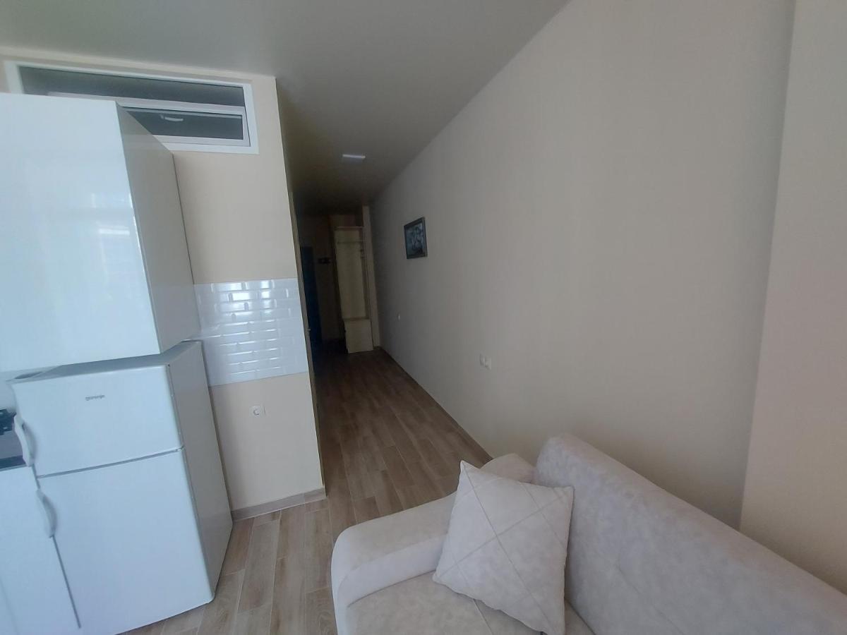 Andrew'S 2 Rooms Apartment In Batumi Ანდრიას 2 Ოთახიანი Აპარტამენტი Ბათუმში Eksteriør bilde